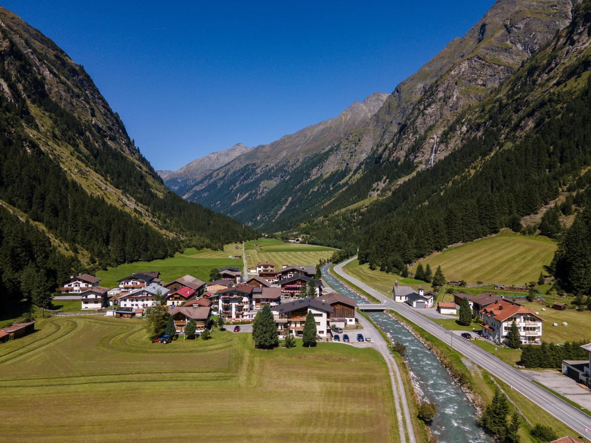 Gletscher-Landhaus Brunnenkogel Sankt Leonhard im Pitztal Bagian luar foto